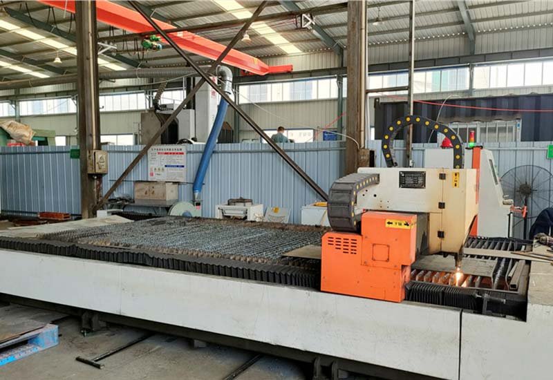 Laser cutting machine